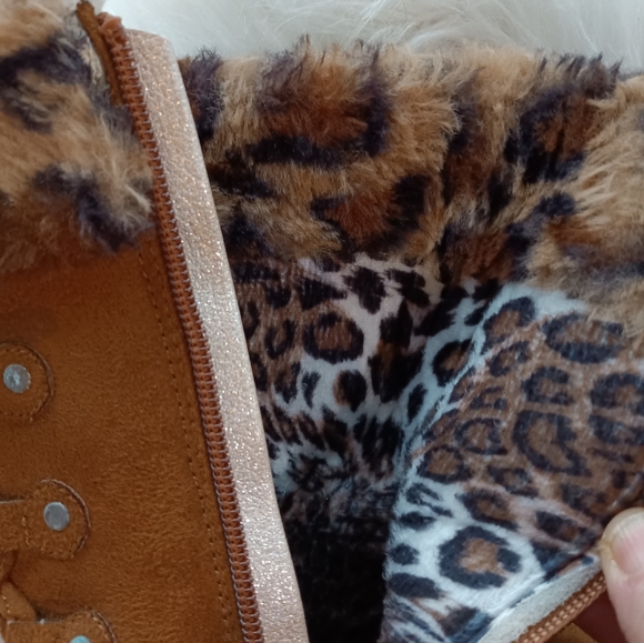 Faux Fur Girl's Boot, Size 12M Adorbs - Picture 3 of 8